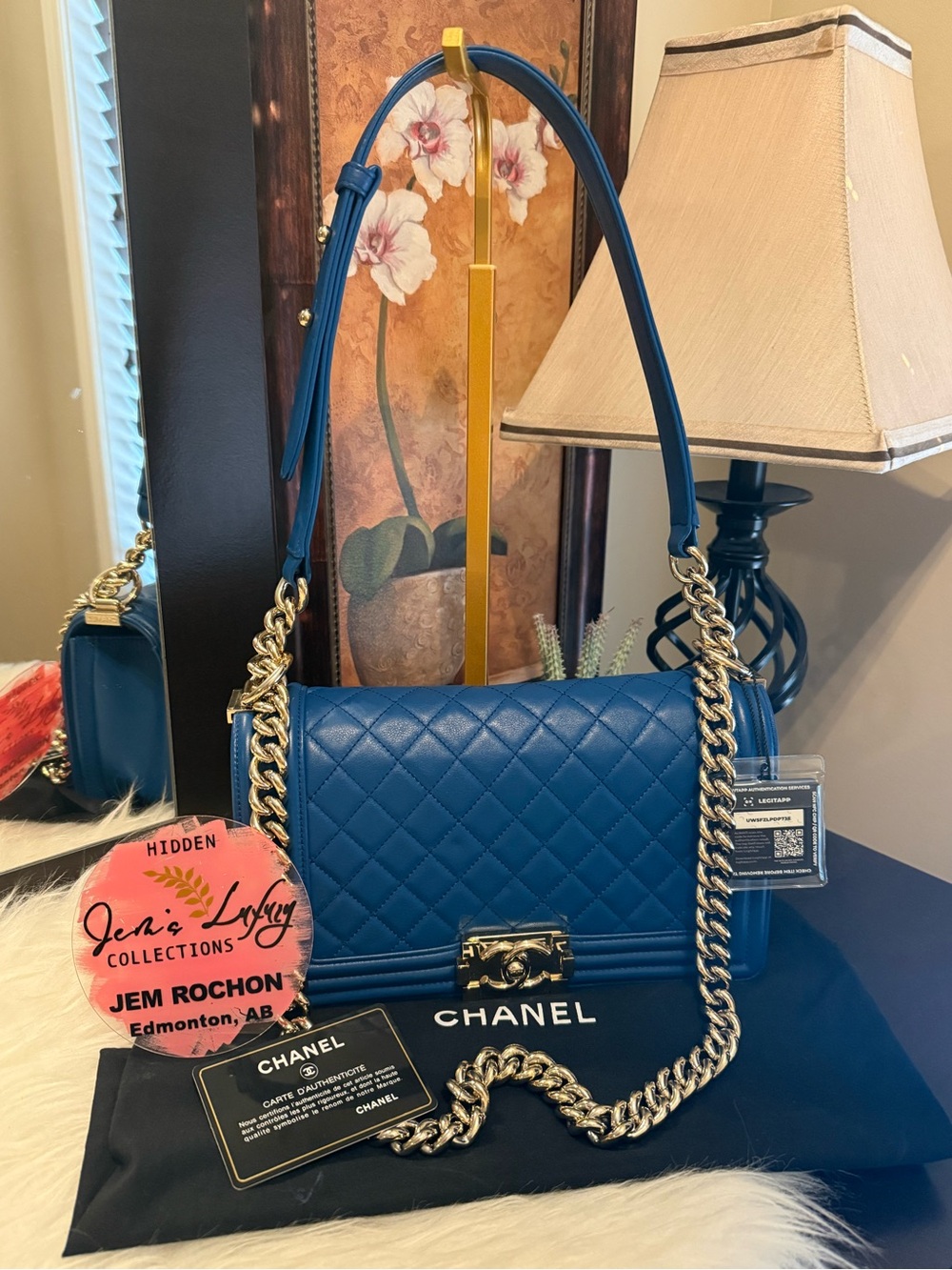 🌸CHANEL Quilted Leather Shoulder Bag in Cobalt Blue with Gold-Tone Chain🌸